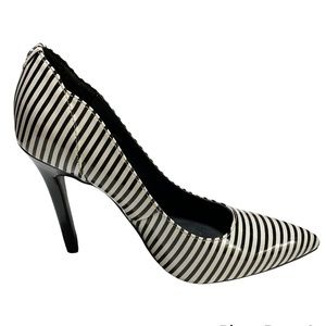 G by Guess Black White Zebra Pattern Stripes Patent Heels 6M